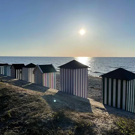 Cosy House Close To The Sea 度假居